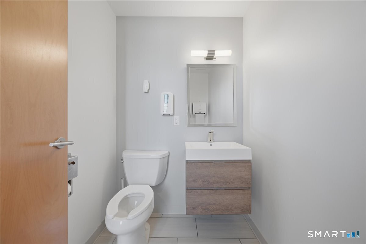 40 Bank Street New London CT 06320
