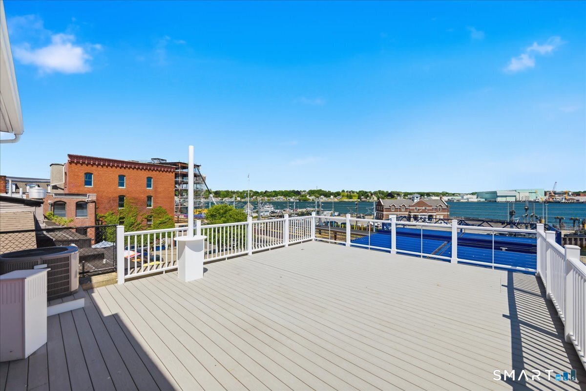 40 Bank Street New London CT 06320