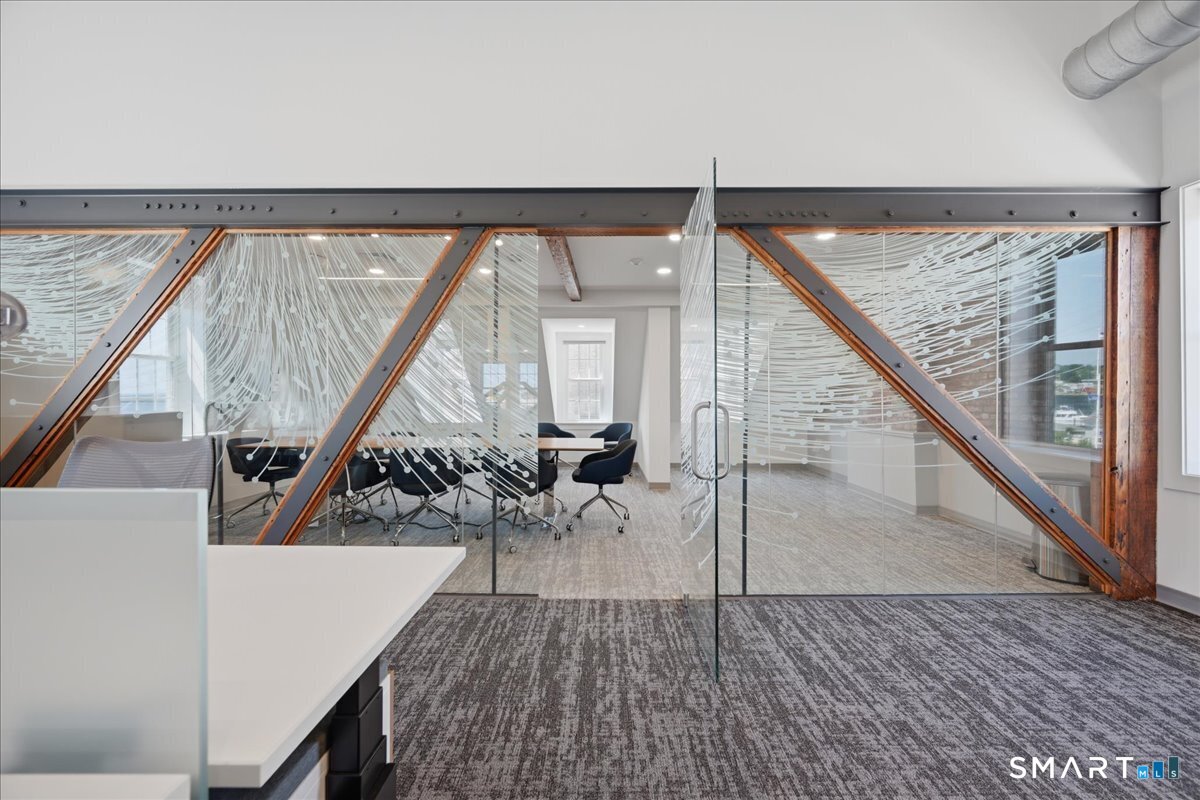 40 Bank Street New London CT 06320