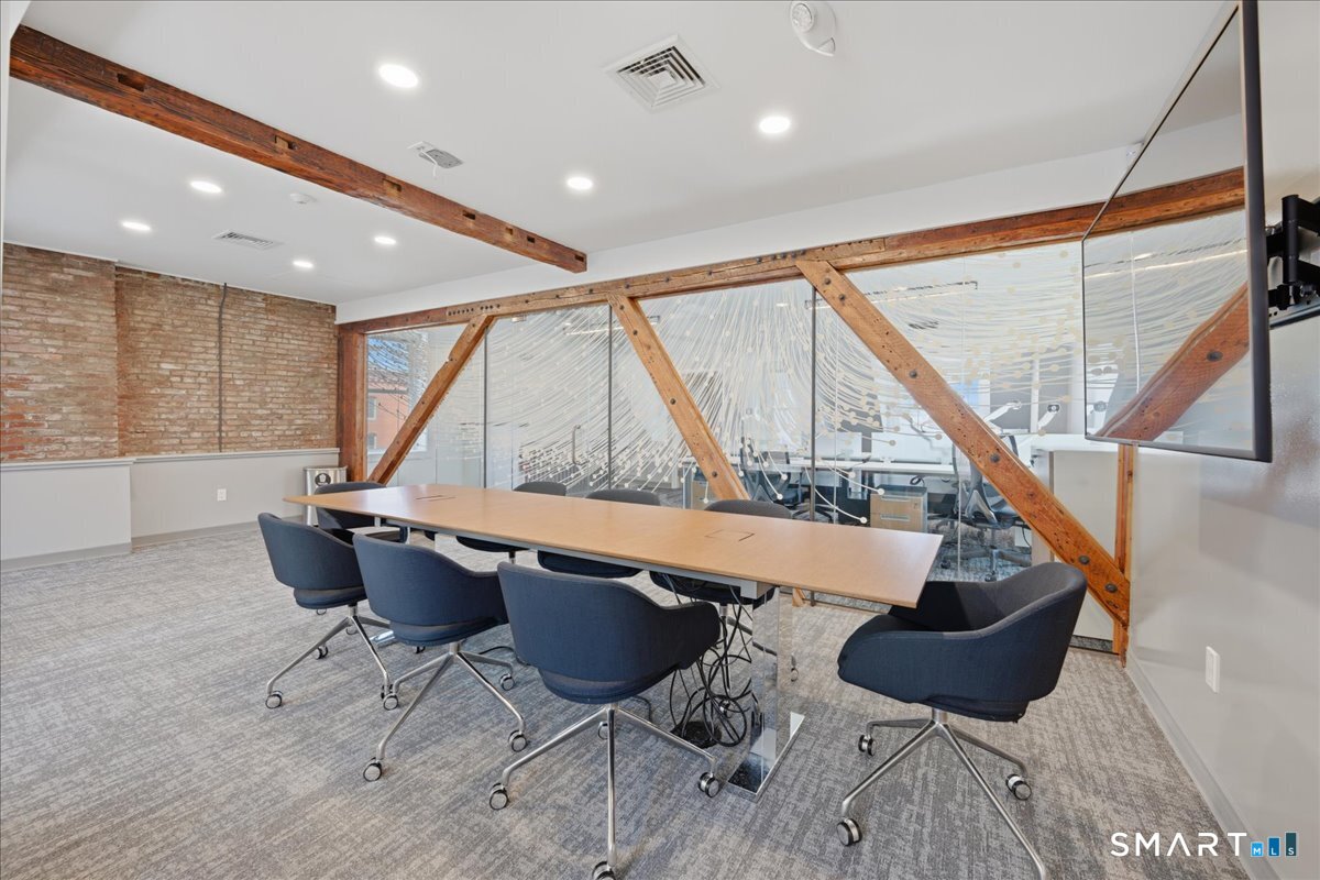40 Bank Street New London CT 06320