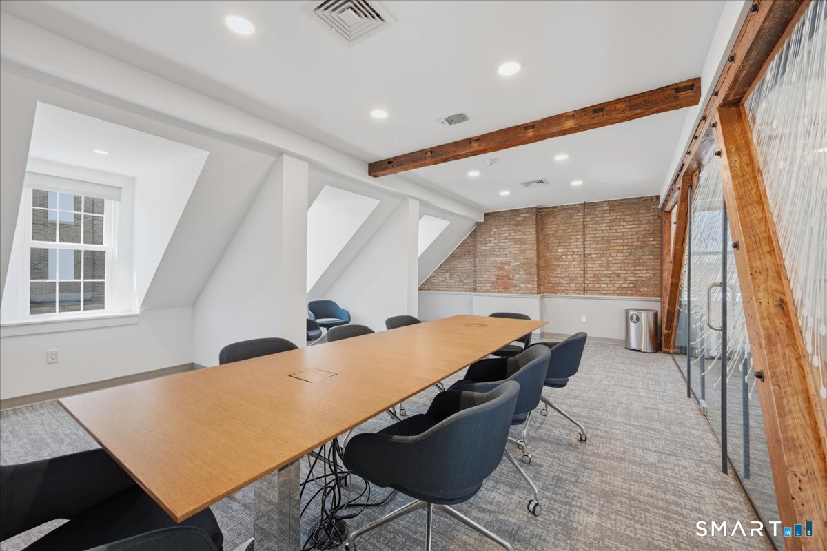 40 Bank Street New London CT 06320