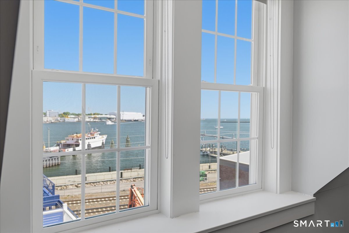 40 Bank Street New London CT 06320