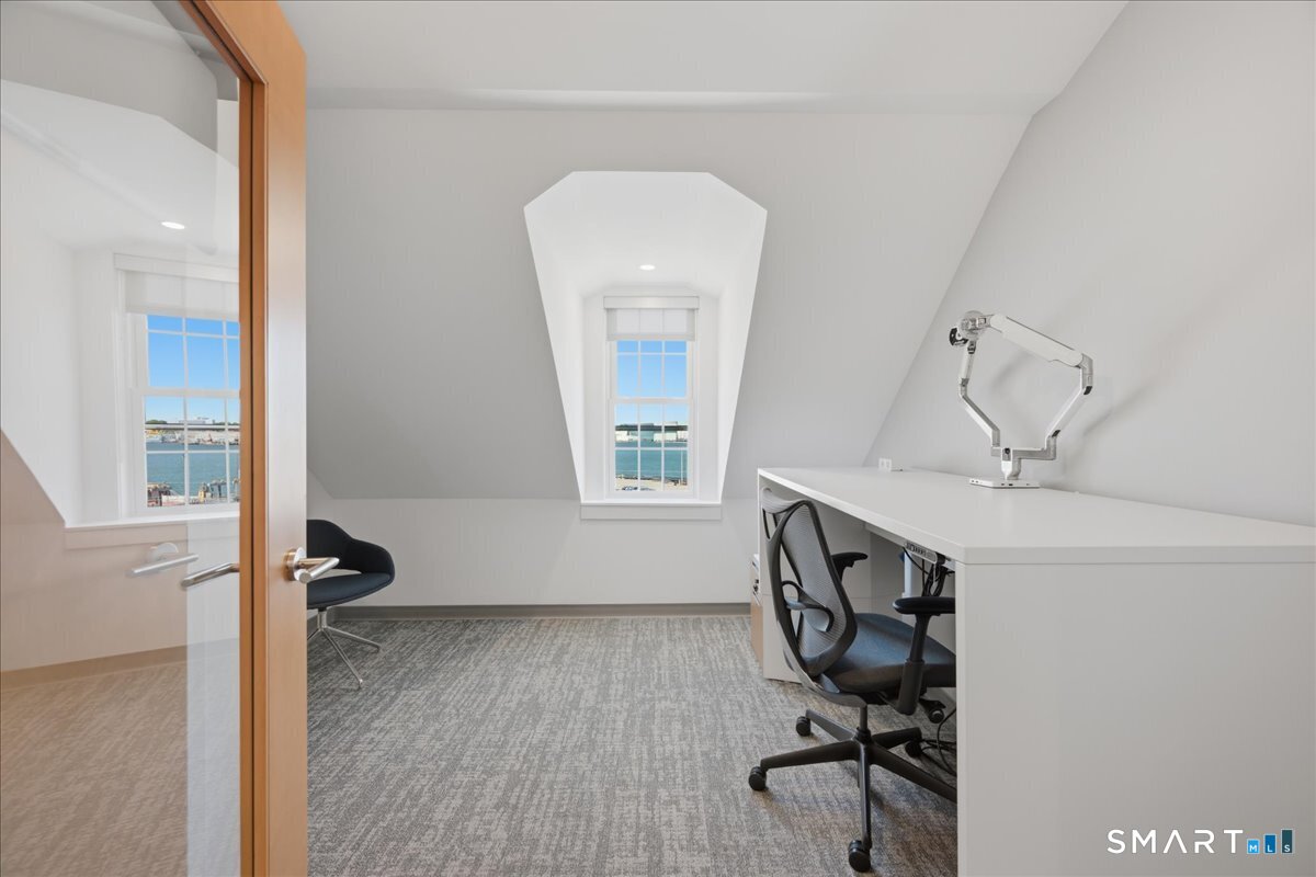 40 Bank Street New London CT 06320