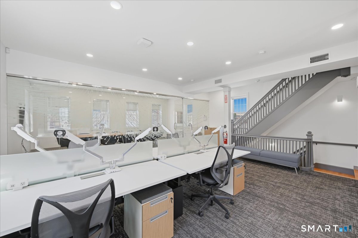 40 Bank Street New London CT 06320