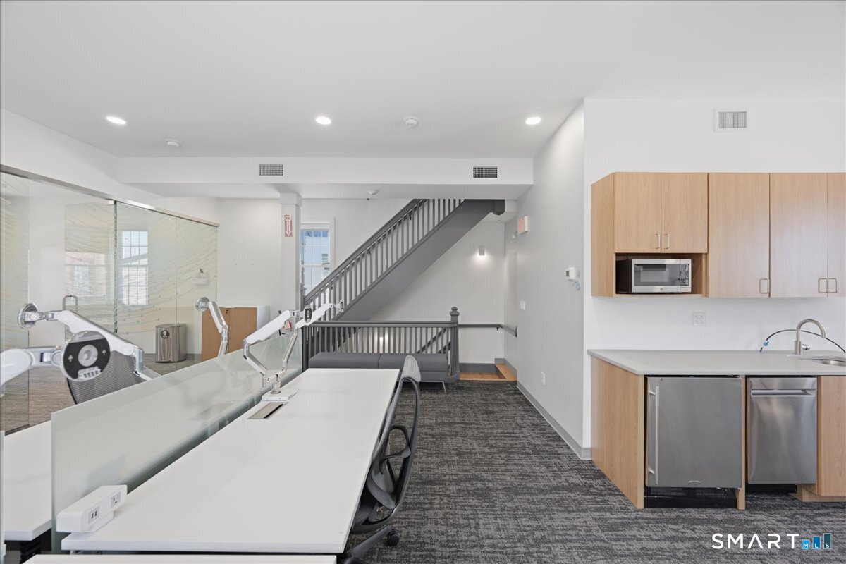 40 Bank Street New London CT 06320