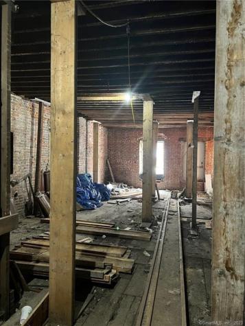 27 Bank Street New London CT 06320