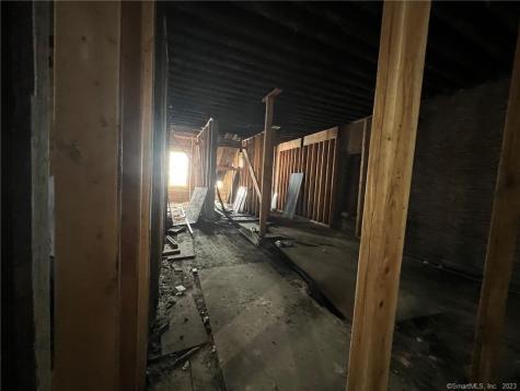 27 Bank Street New London CT 06320