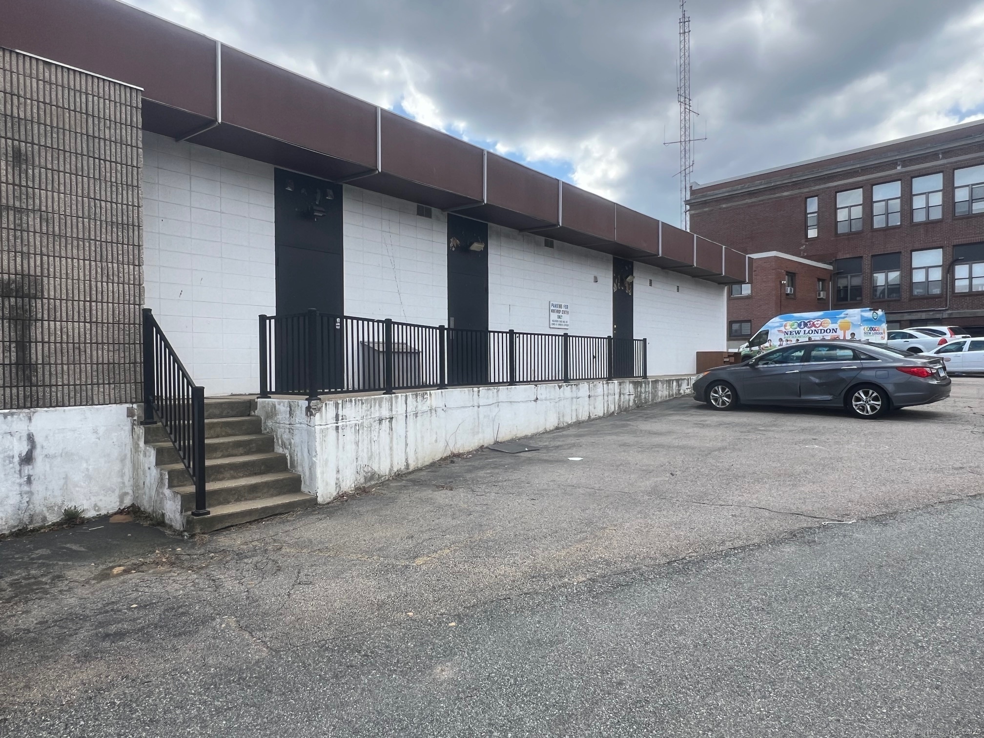 7 Governor Winthrop Boulevard New London CT 06320
