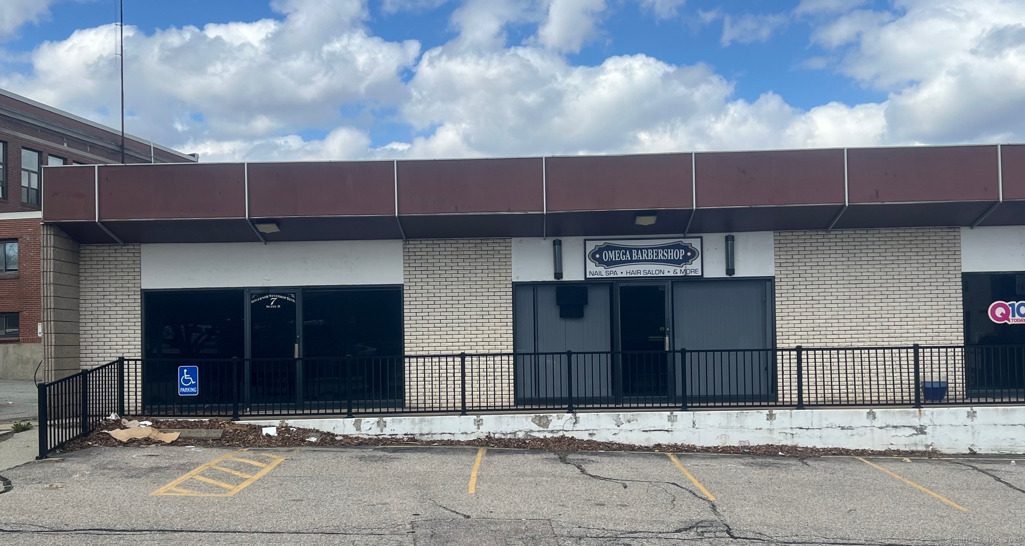 7 Governor Winthrop Boulevard New London CT 06320
