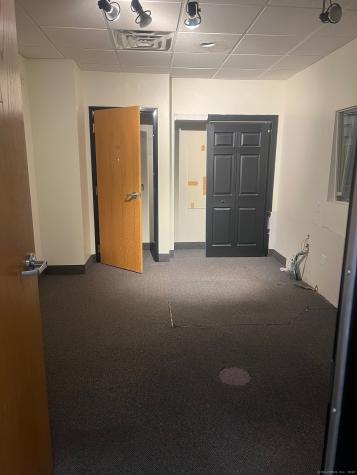 7 Governor Winthrop Boulevard New London CT 06320