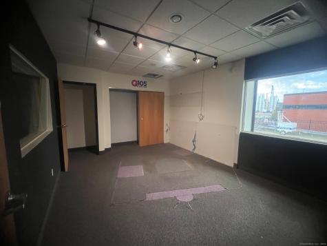 7 Governor Winthrop Boulevard New London CT 06320