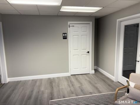 1068 Hartford Turnpike Waterford CT 06385