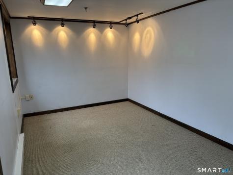 1068 Hartford Turnpike Waterford CT 06385