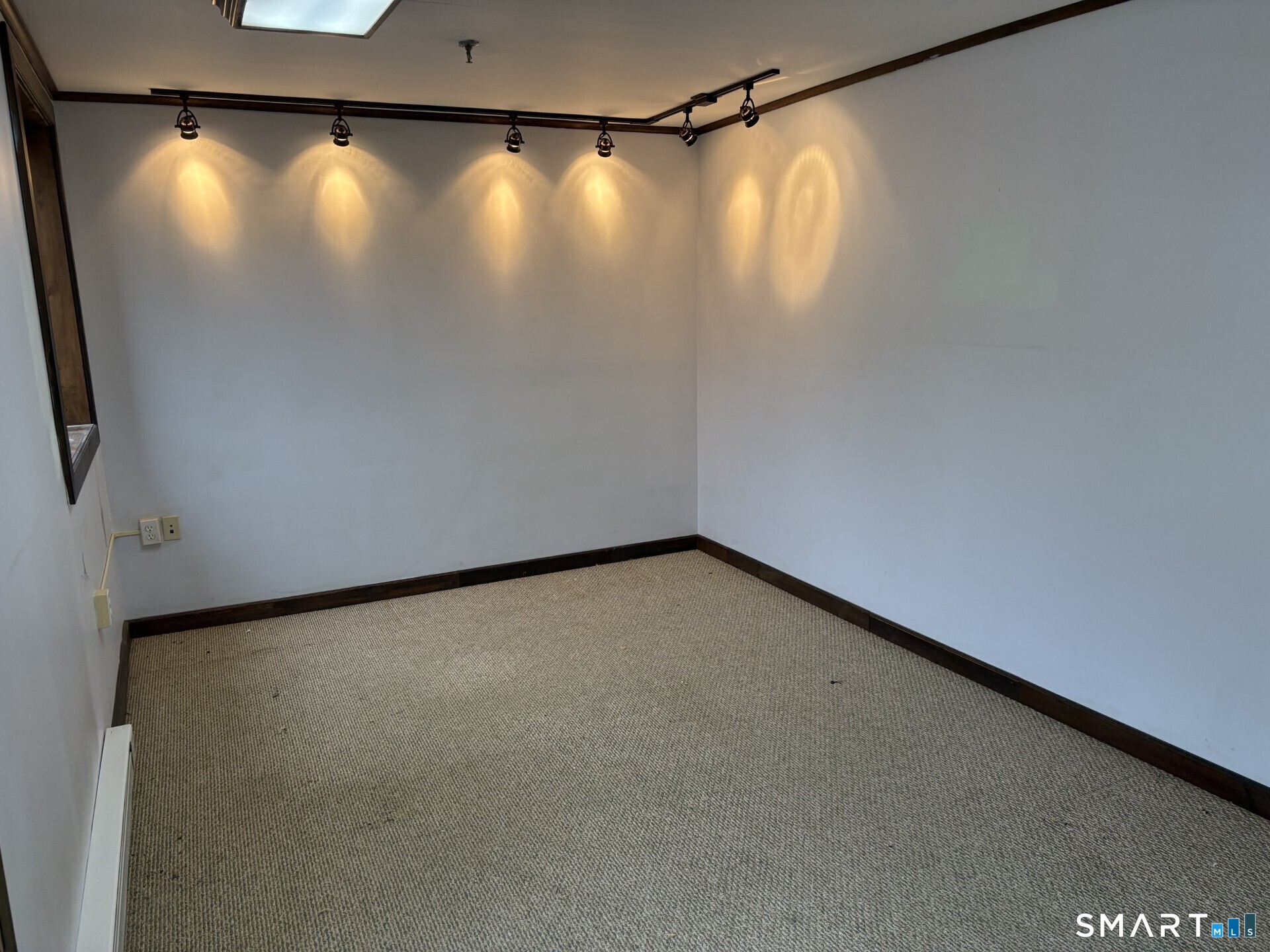 1068 Hartford Turnpike Waterford CT 06385