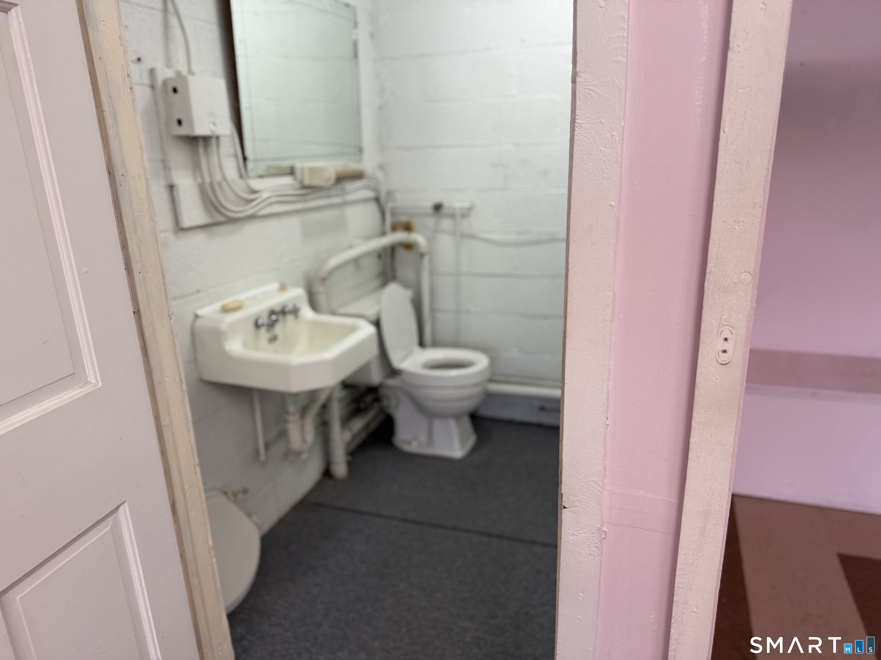 112 North Street Groton CT 06340