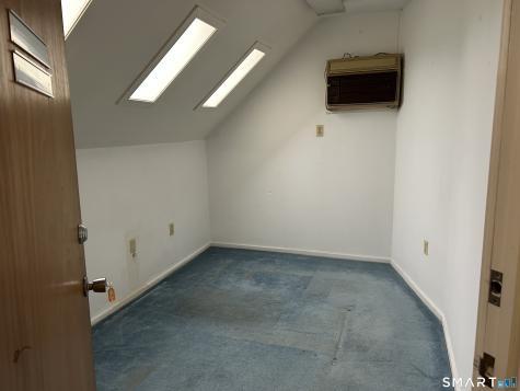 16 Brace Road West Hartford CT 06107