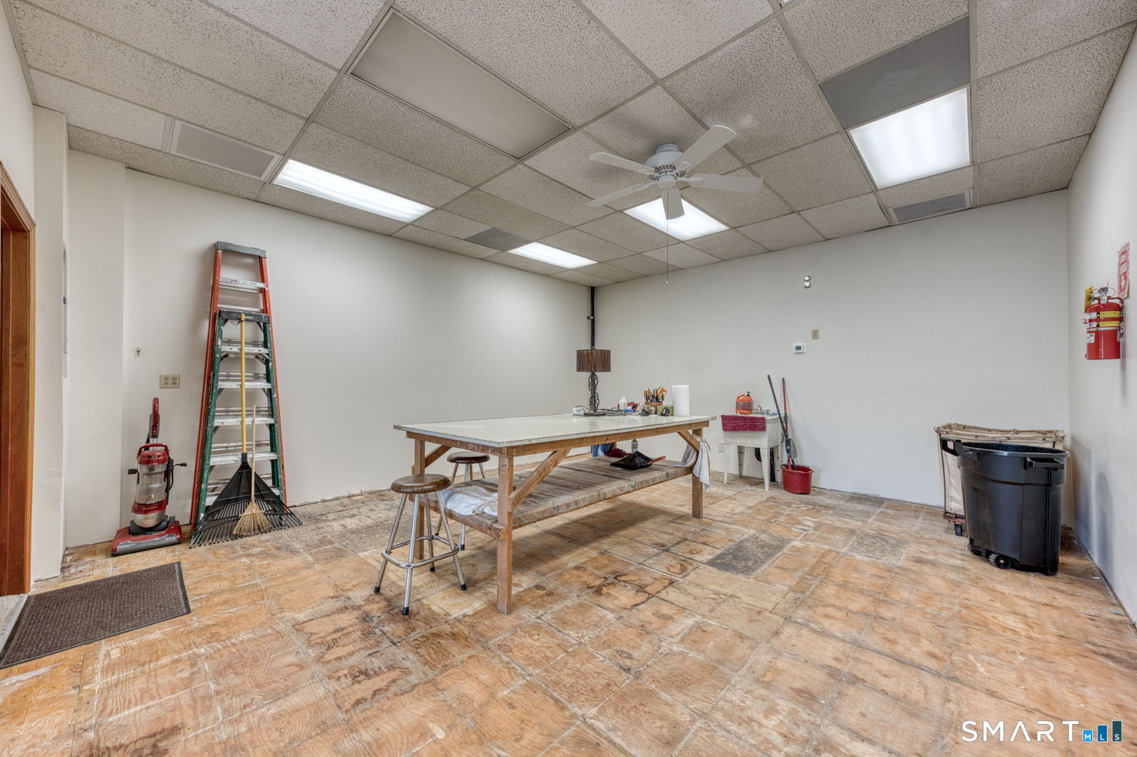 1042B Main Street Newington CT 06111