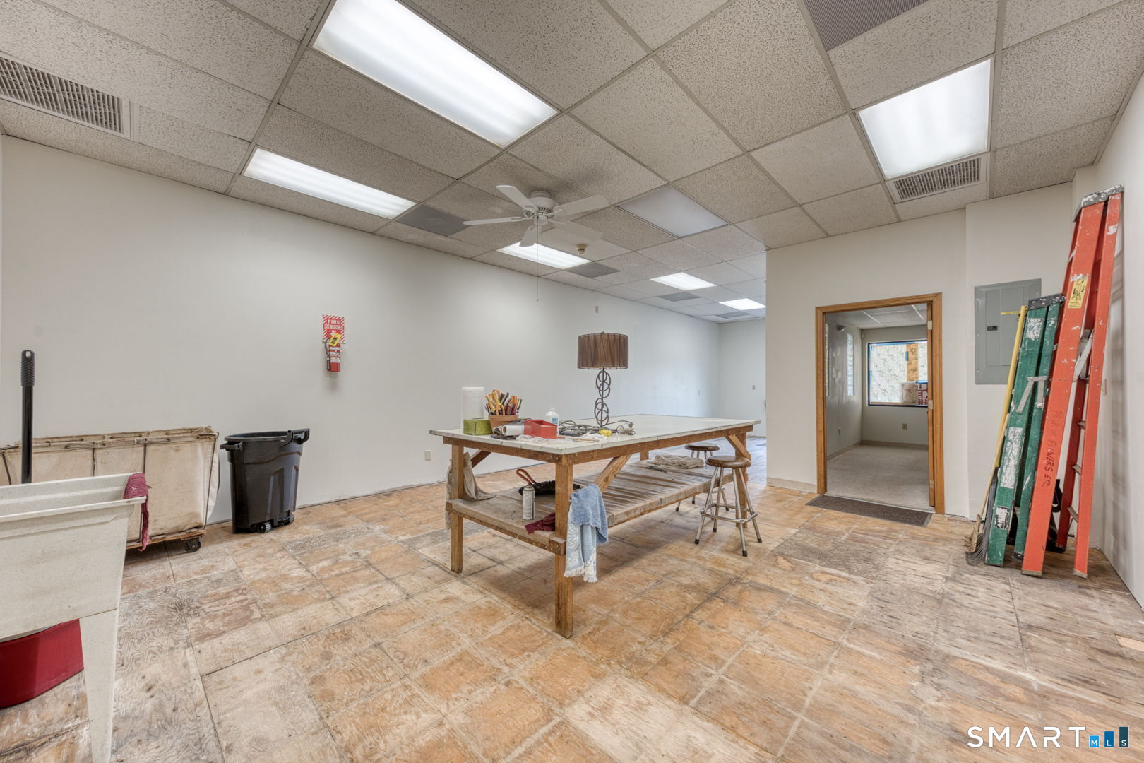 1042B Main Street Newington CT 06111