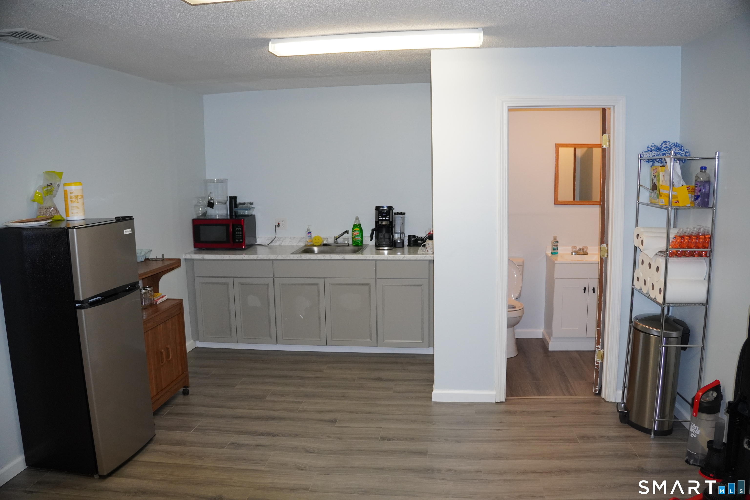 4137 Whitney Avenue Hamden CT 06518