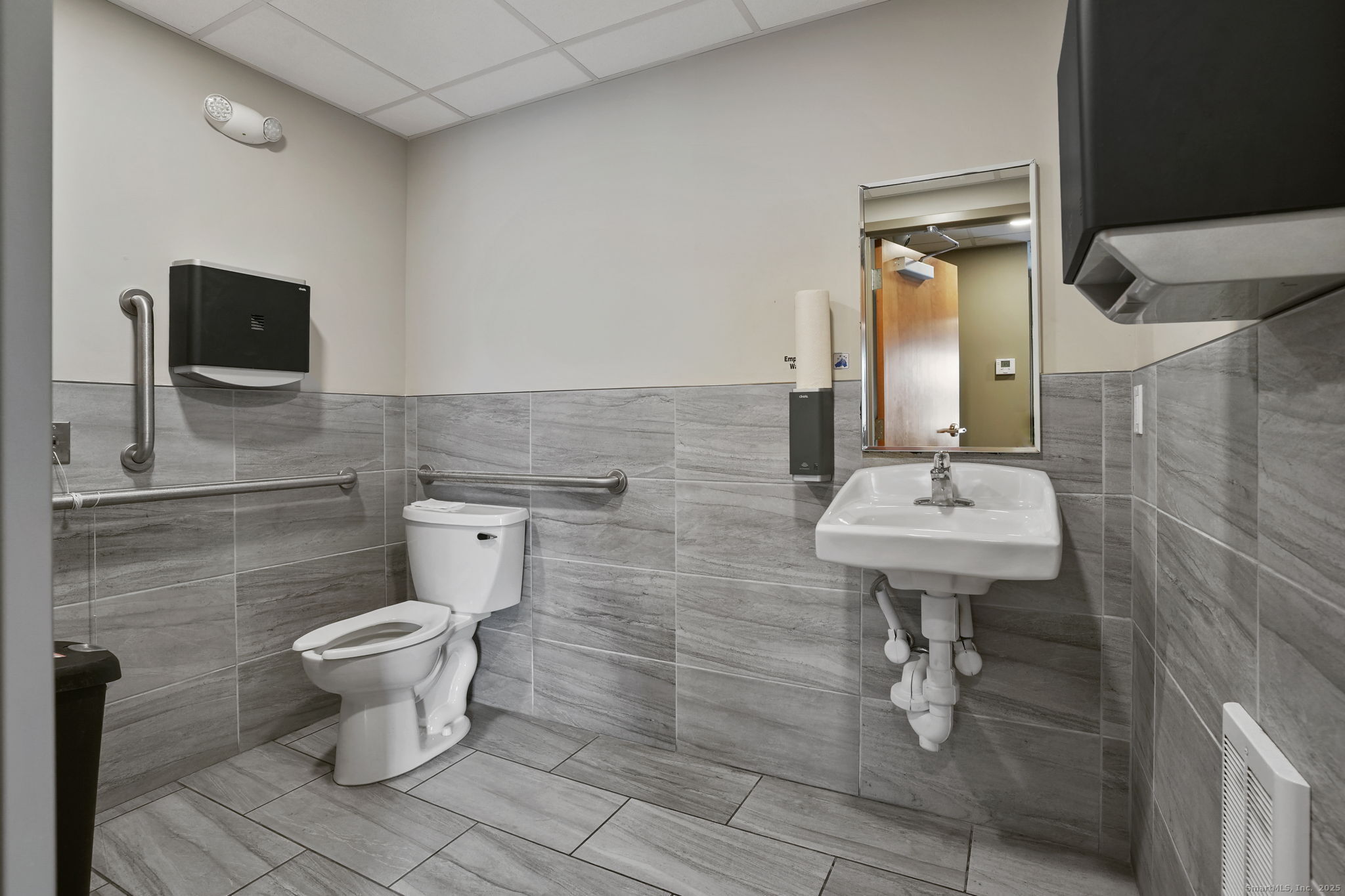 4050 Main Street Bridgeport CT 06606