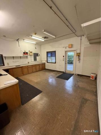 29 Seemans Lane Milford CT 06460