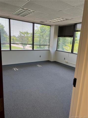 5 Shaw's Cove New London CT 06320