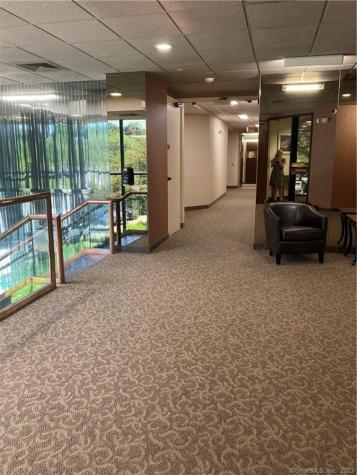 5 Shaw's Cove New London CT 06320