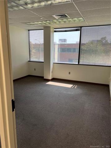 5 Shaw's Cove New London CT 06320