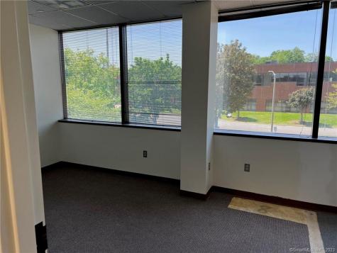 5 Shaw's Cove New London CT 06320