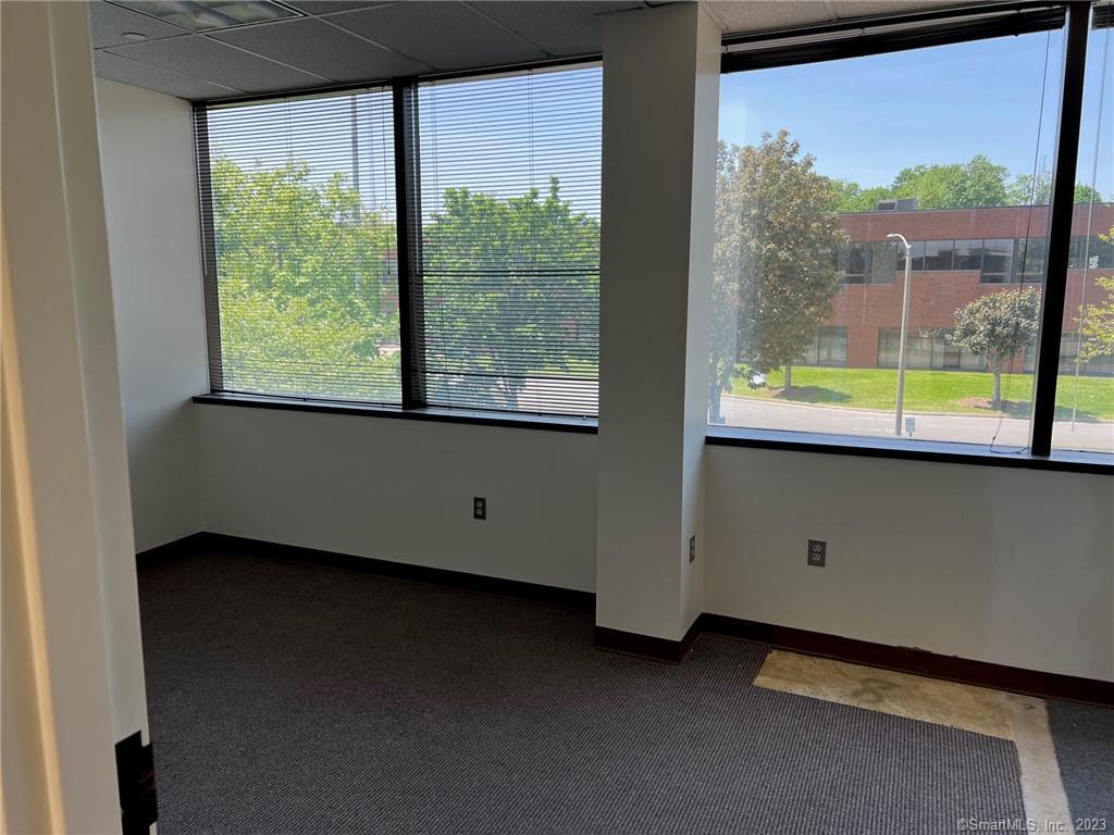 5 Shaw's Cove New London CT 06320
