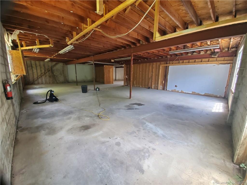 19 Sandscreen Road Avon CT 06001
