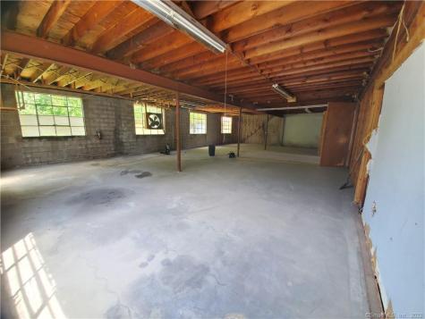 19 Sandscreen Road Avon CT 06001