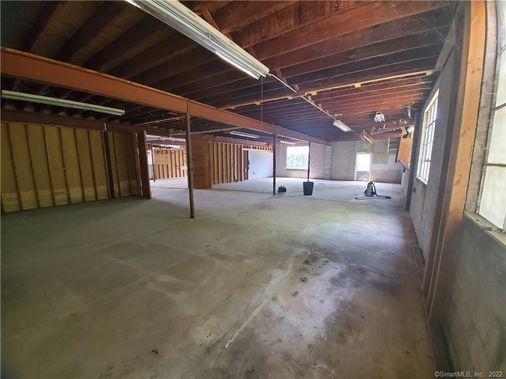 19 Sandscreen Road Avon CT 06001