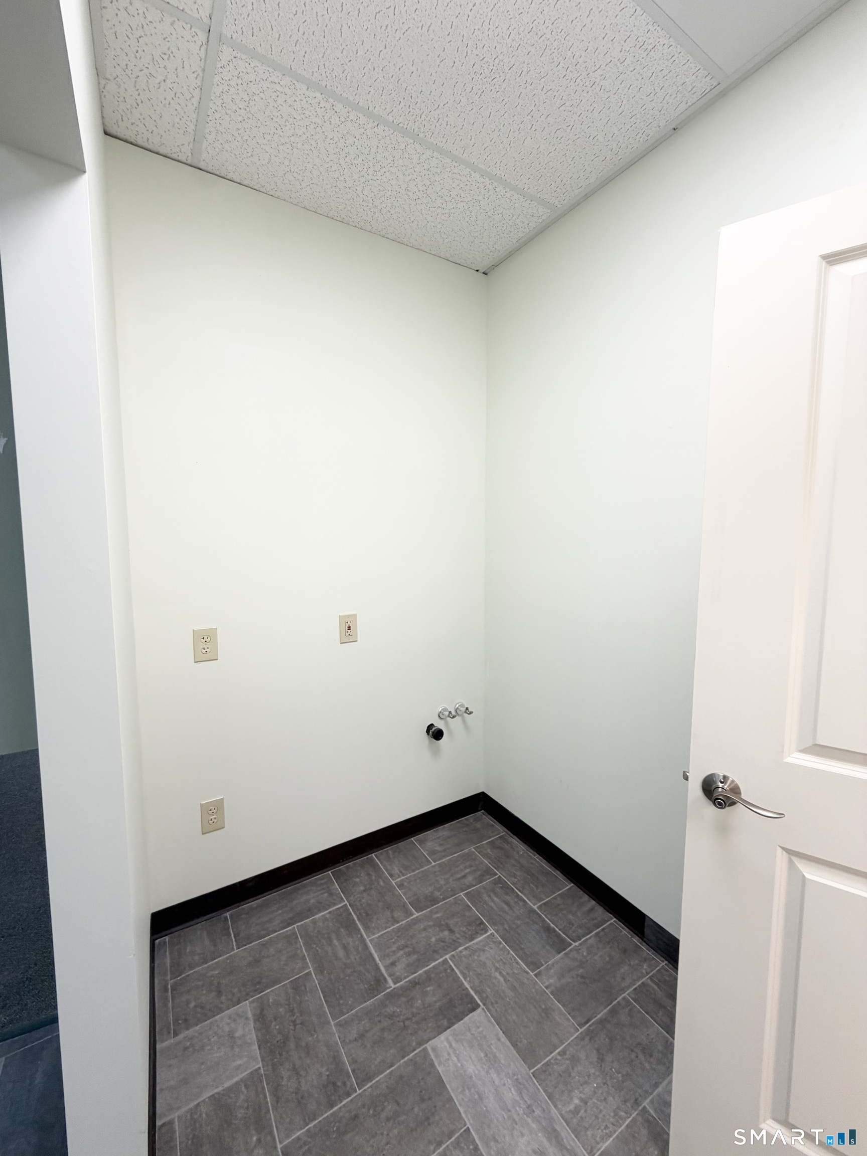 384-392 Merrow Road Tolland CT 06084