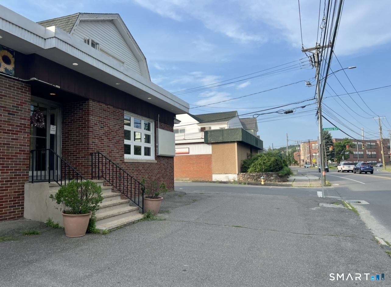 335 Meriden Road Waterbury CT 06705
