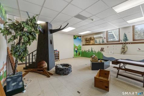 160 Mohegan Drive West Hartford CT 06117