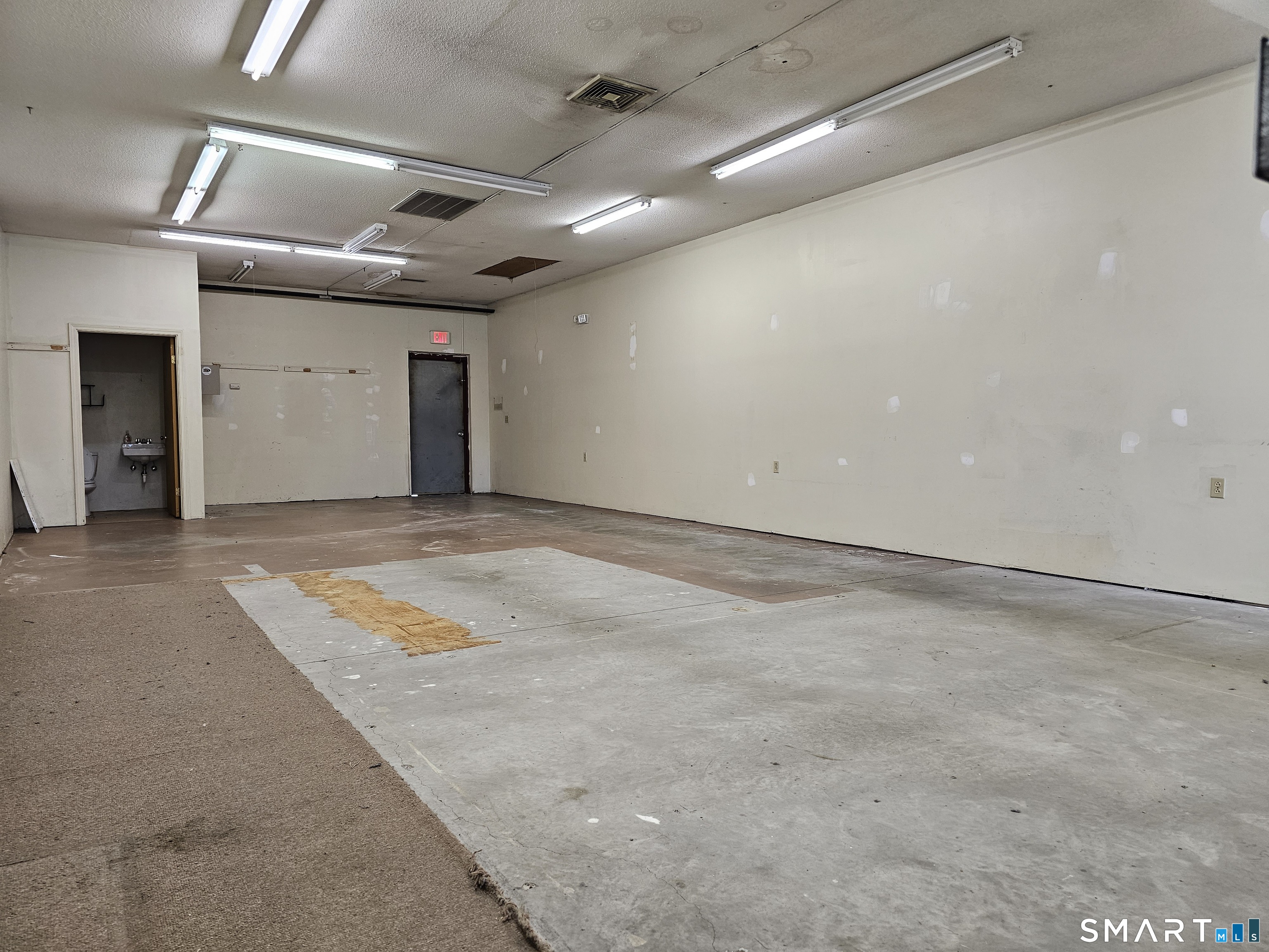 2 North Road East Windsor CT 06088
