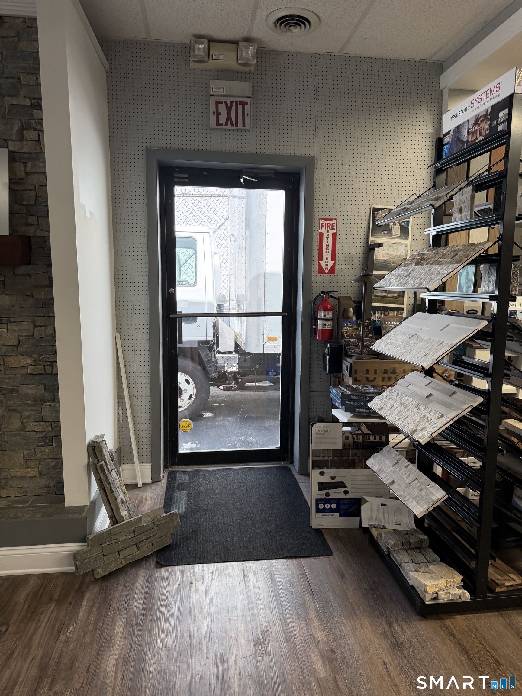 571 Broad Street New London CT 06320