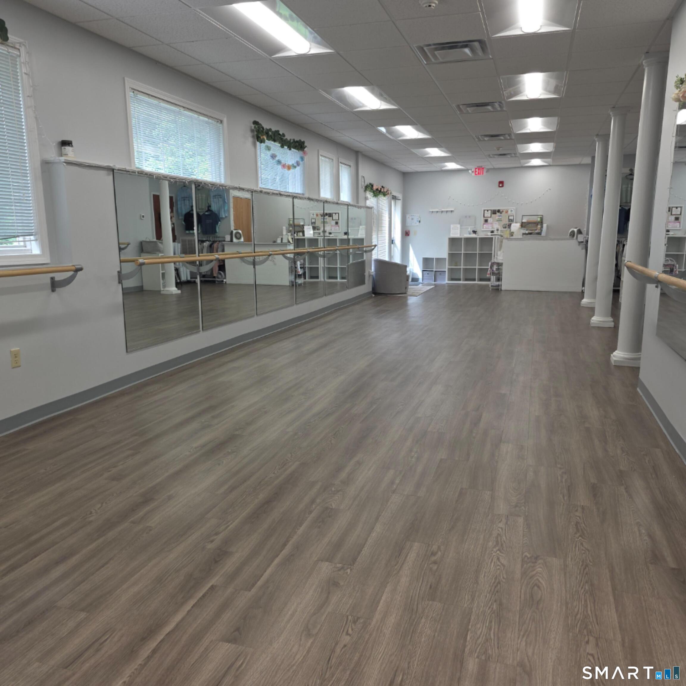 100 Broadway North Haven CT 06473