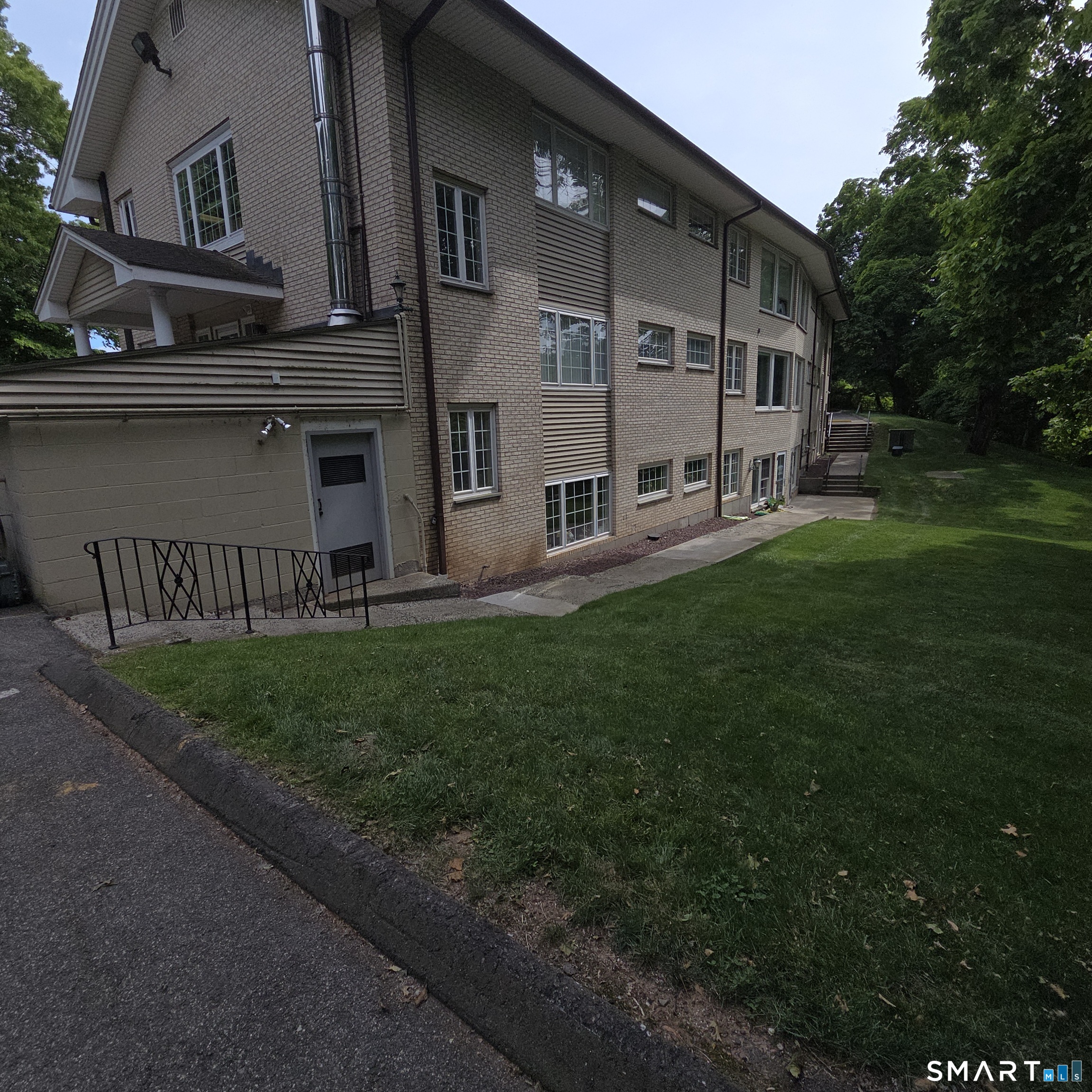 100 Broadway North Haven CT 06473