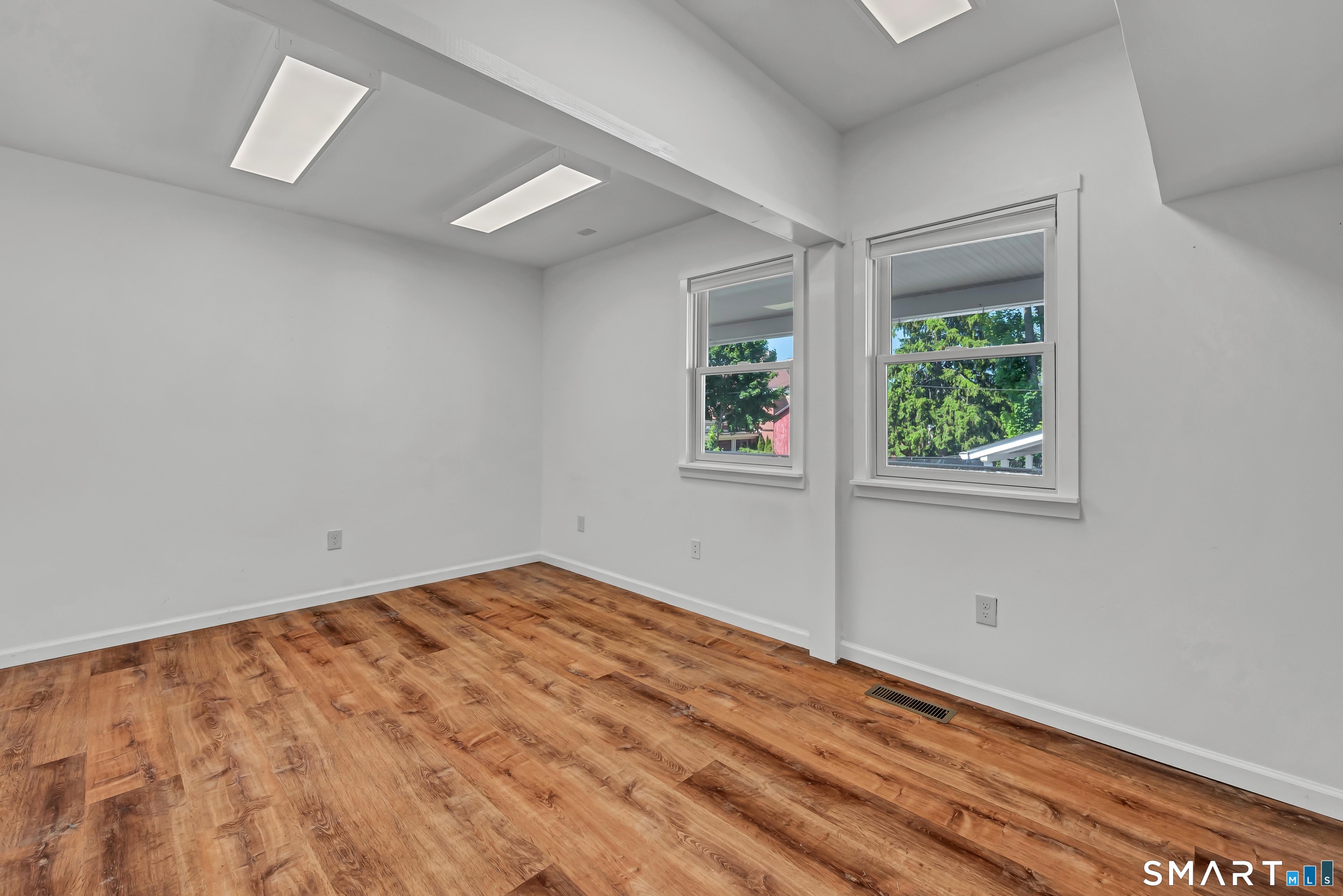 14 Elm Street New Milford CT 06776