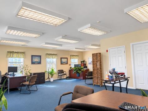 252 East Main Street Clinton CT 06413