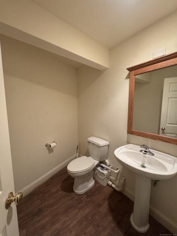 27-B West Main Street Clinton CT 06413