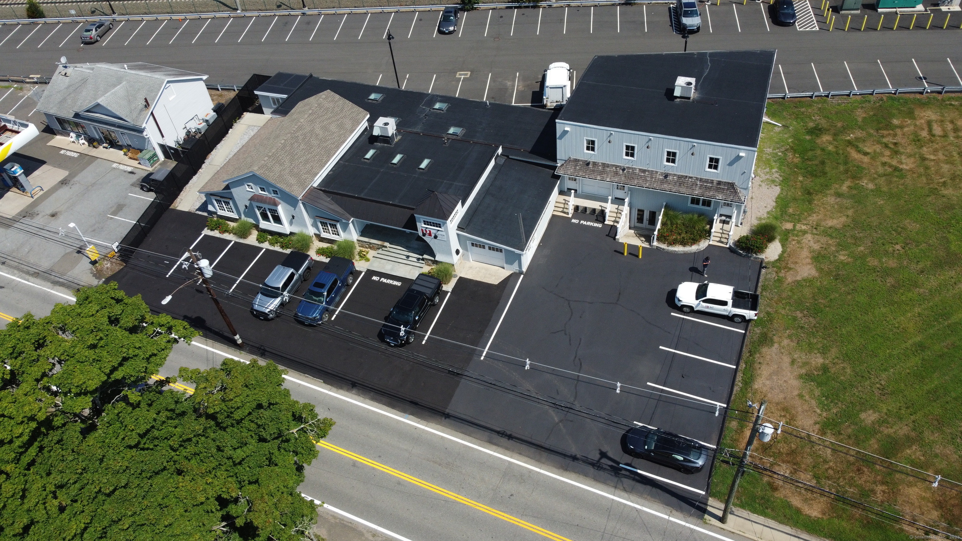 27-B West Main Street Clinton CT 06413