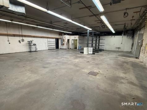 396 Chase River Road Waterbury CT 06704