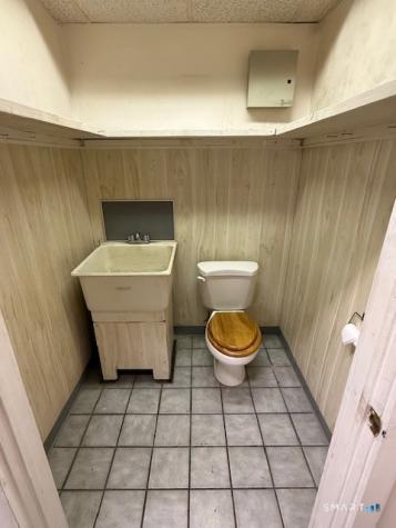 396 Chase River Road Waterbury CT 06704