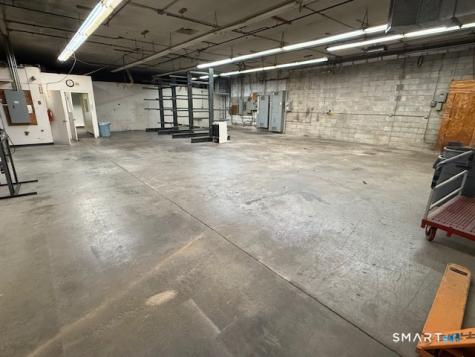 396 Chase River Road Waterbury CT 06704