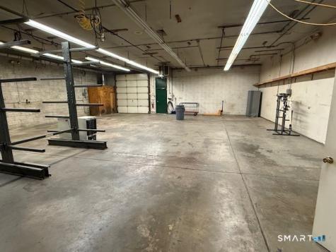 396 Chase River Road Waterbury CT 06704