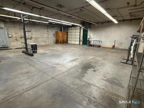396 Chase River Road Waterbury CT 06704