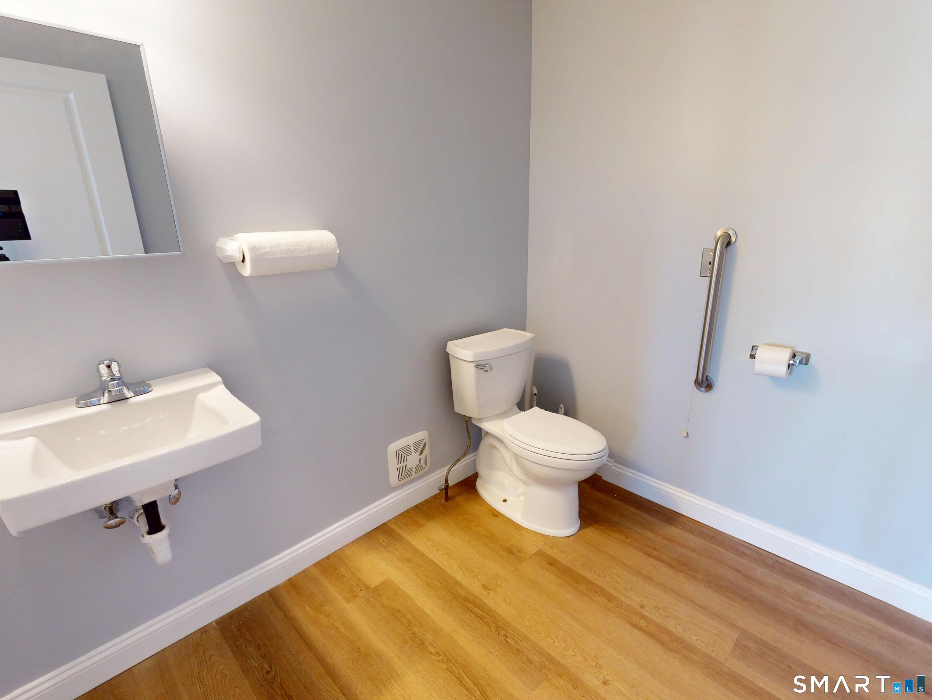 132 Boston Post Road East Lyme CT 06333